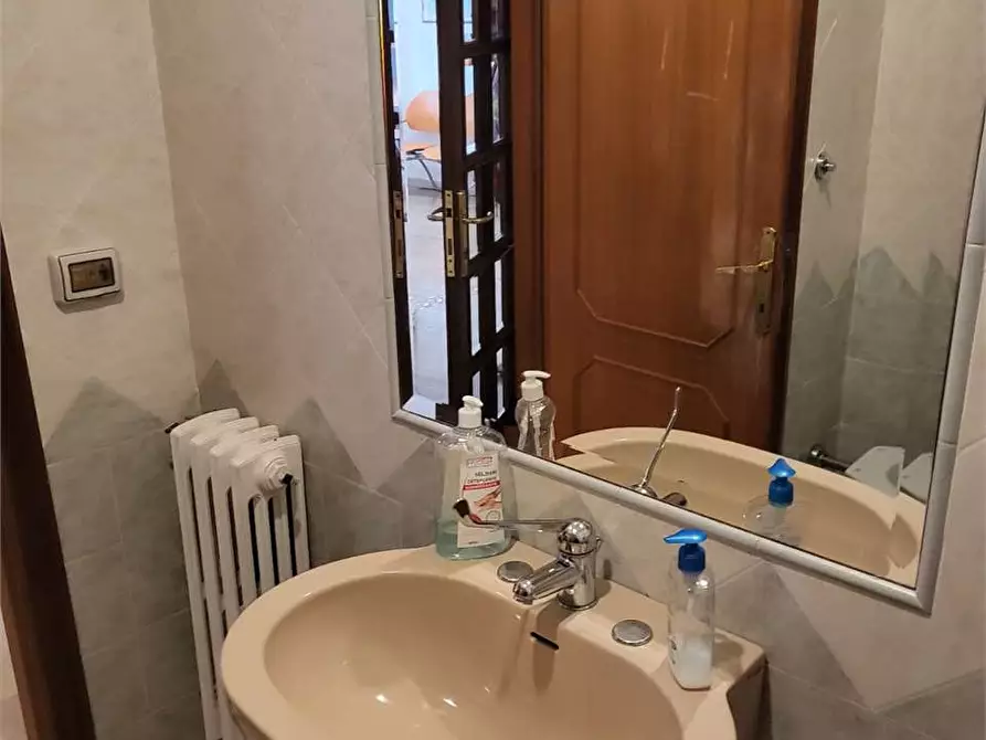 Immagine 18 di Ufficio in affitto  in via america latina 100 a Frosinone