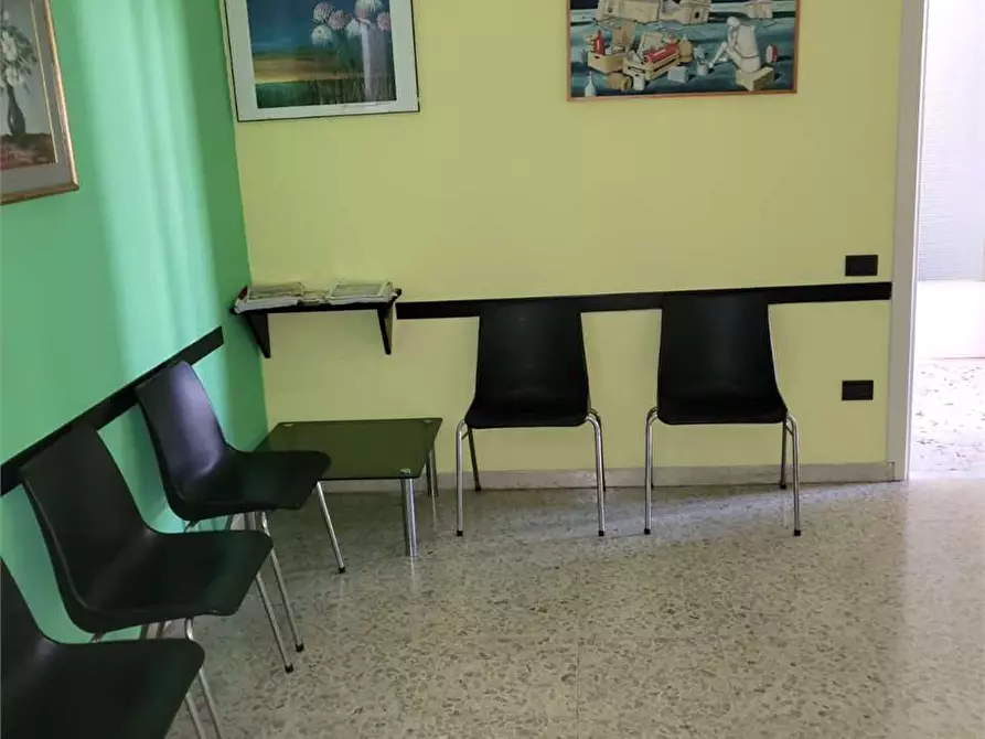 Immagine 21 di Ufficio in affitto  in via america latina 120 a Frosinone