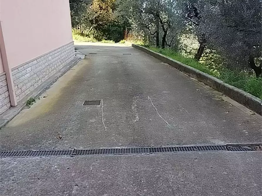 Immagine 13 di Negozio in affitto  in Via De santis a Torrice