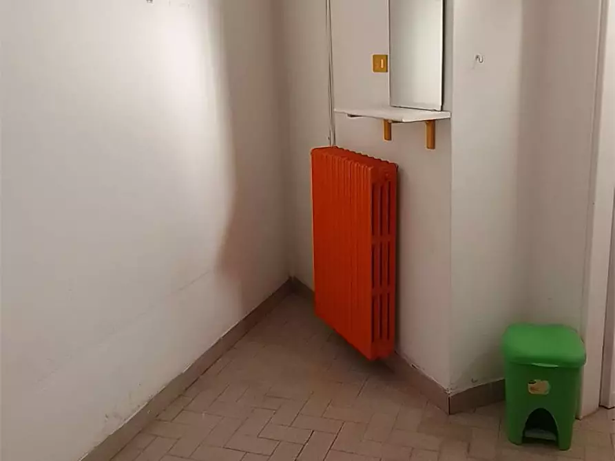 Immagine 14 di Negozio in affitto  in Via De santis a Torrice