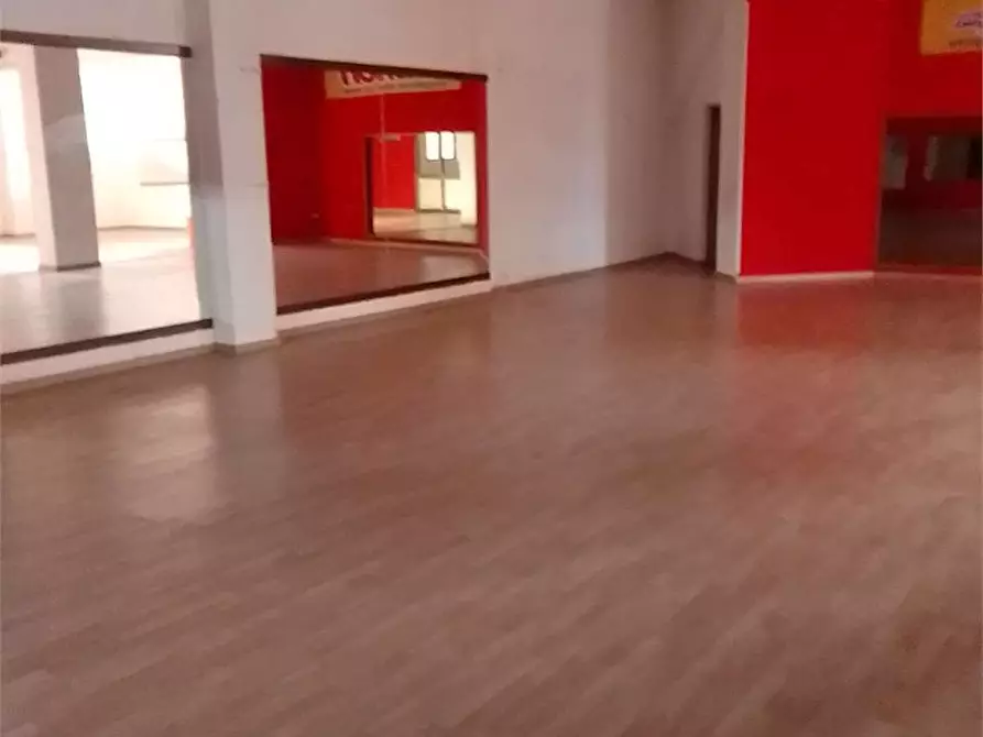 Immagine 22 di Negozio in affitto  in Via De santis a Torrice