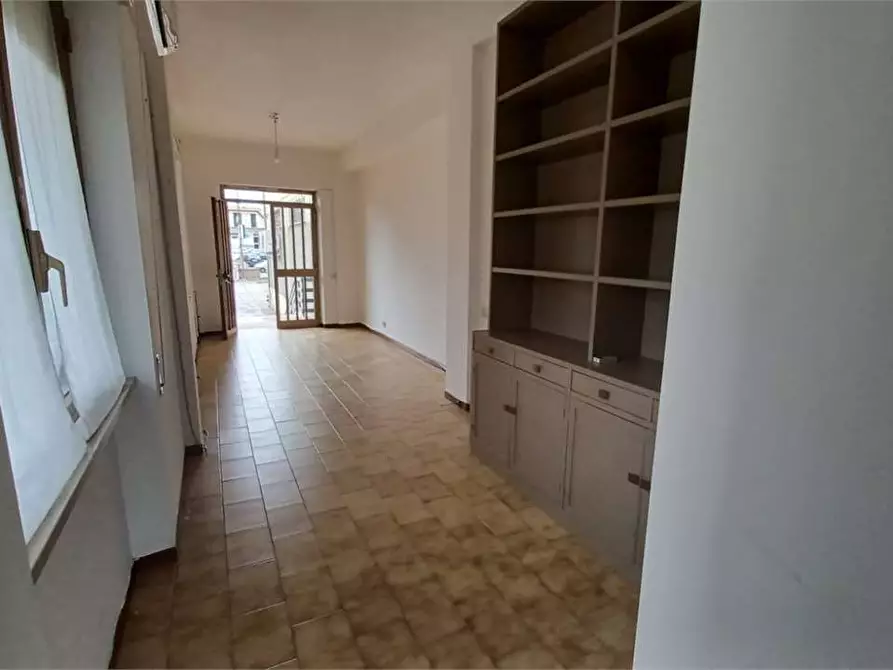 Immagine 9 di Ufficio in affitto  a Frosinone