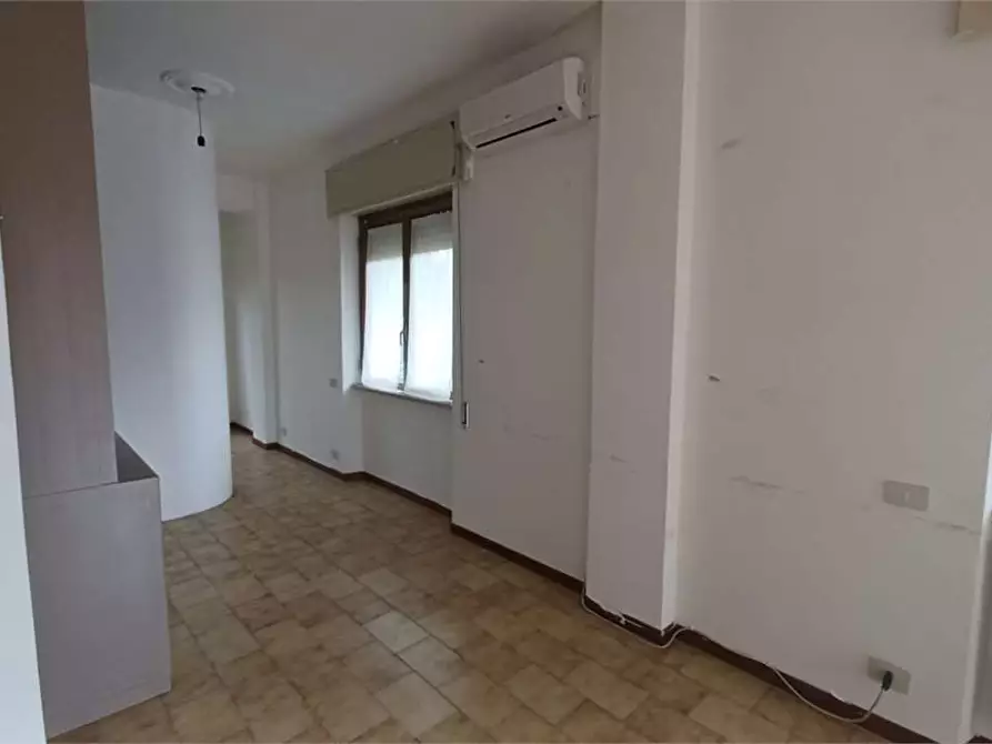 Immagine 10 di Ufficio in affitto  a Frosinone