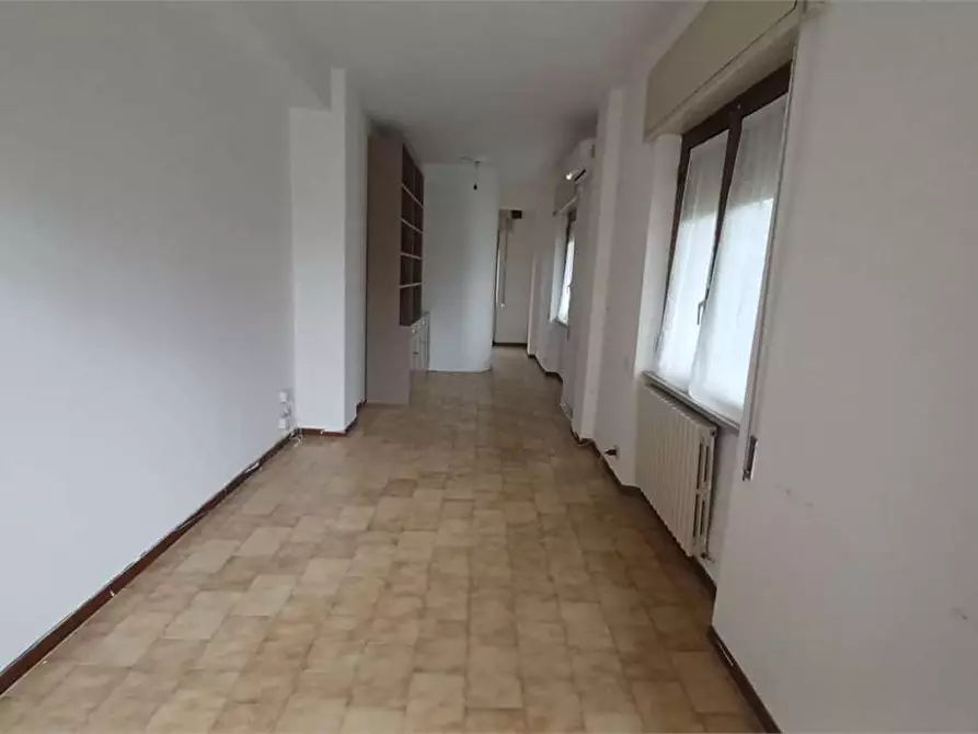 Immagine 12 di Ufficio in affitto  a Frosinone