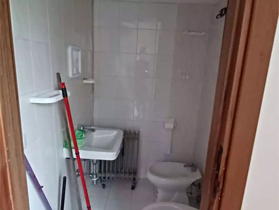 Immagine 13 di Ufficio in affitto  a Frosinone