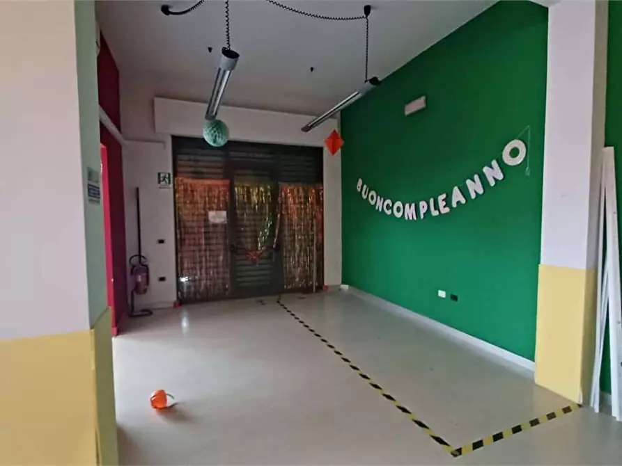 Immagine 10 di Negozio in affitto  a Frosinone