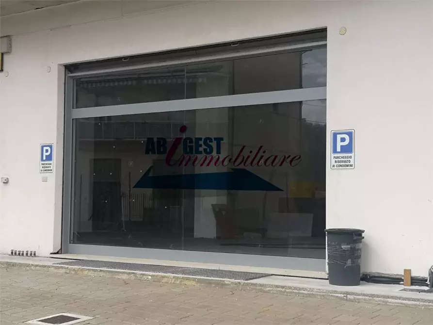 Immagine 4 di Negozio in affitto  a Frosinone