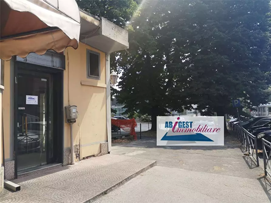 Immagine 2 di Negozio in affitto  a Frosinone