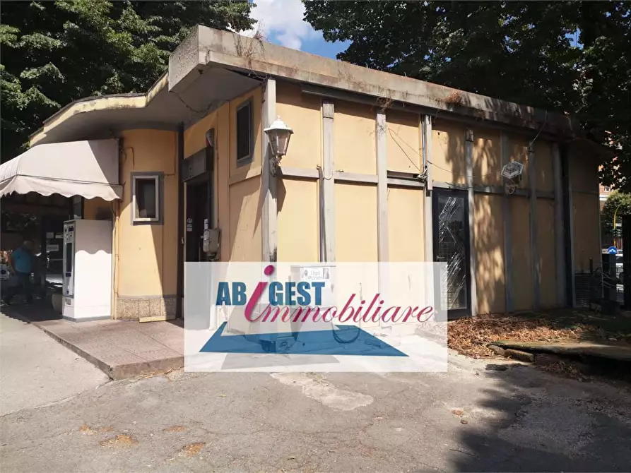 Immagine 1 di Negozio in affitto  a Frosinone