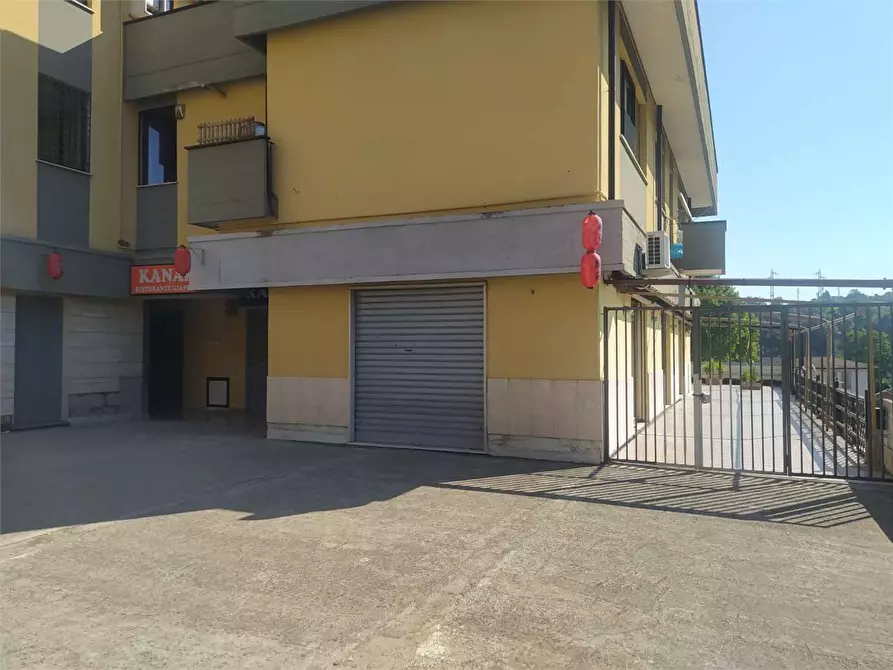 Immagine 5 di Negozio in vendita  a Ceccano