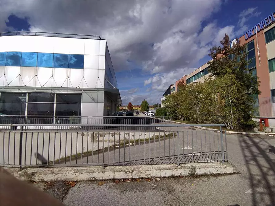 Immagine 20 di Negozio in vendita  a Frosinone