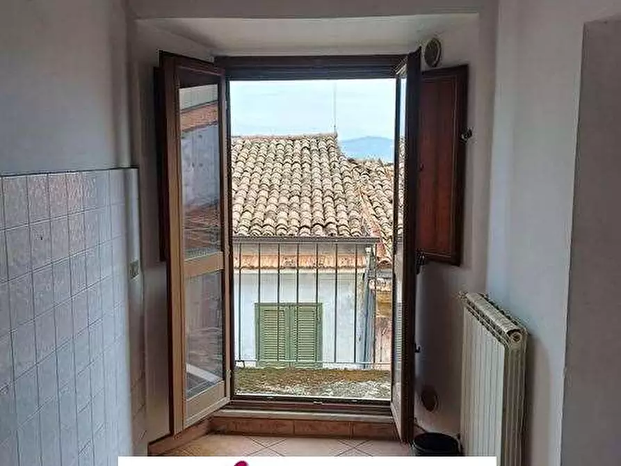 Immagine 8 di Stabile in vendita  in Via Umberto I 9 a Torrice