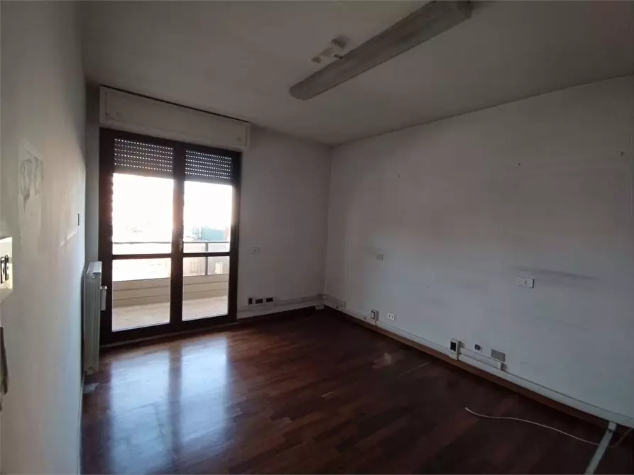 Immagine 6 di Ufficio in affitto  a Frosinone