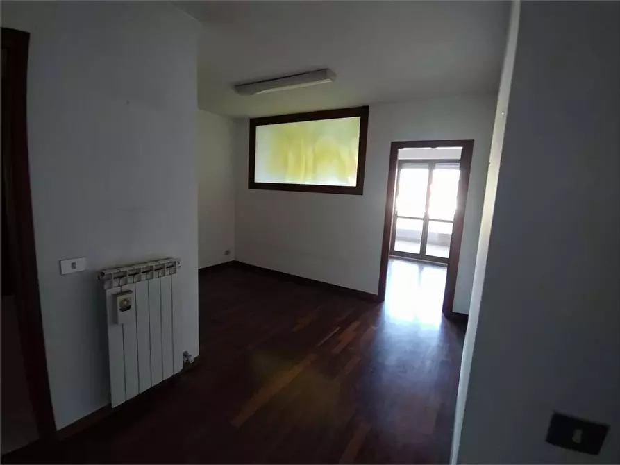 Immagine 8 di Ufficio in affitto  a Frosinone