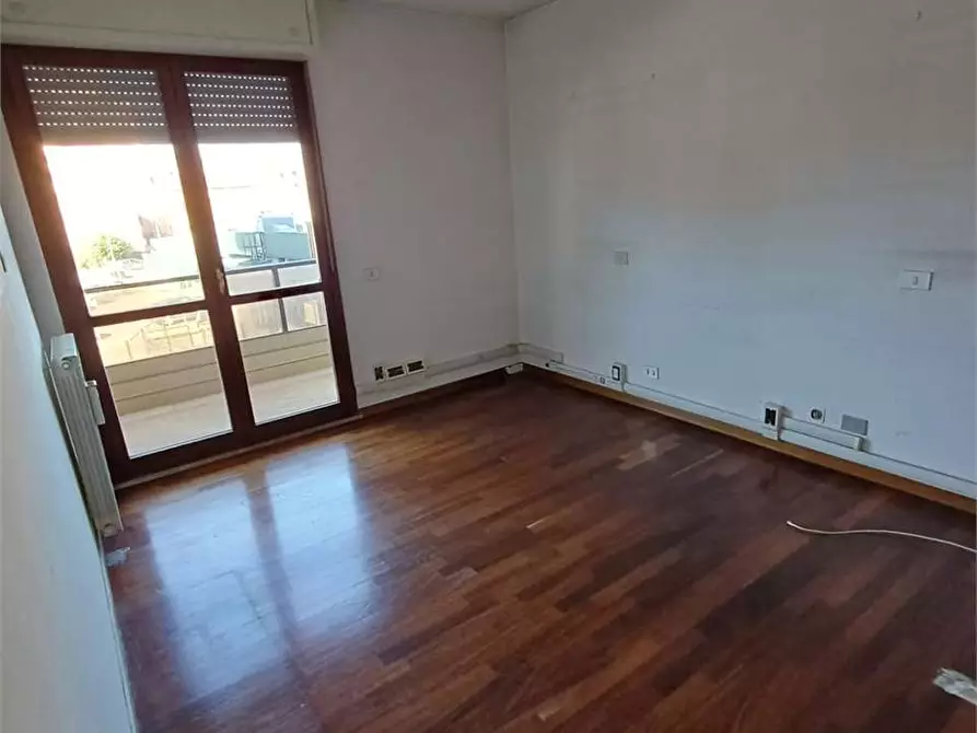 Immagine 18 di Ufficio in affitto  a Frosinone