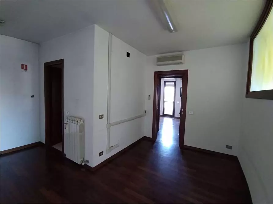 Immagine 22 di Ufficio in affitto  a Frosinone