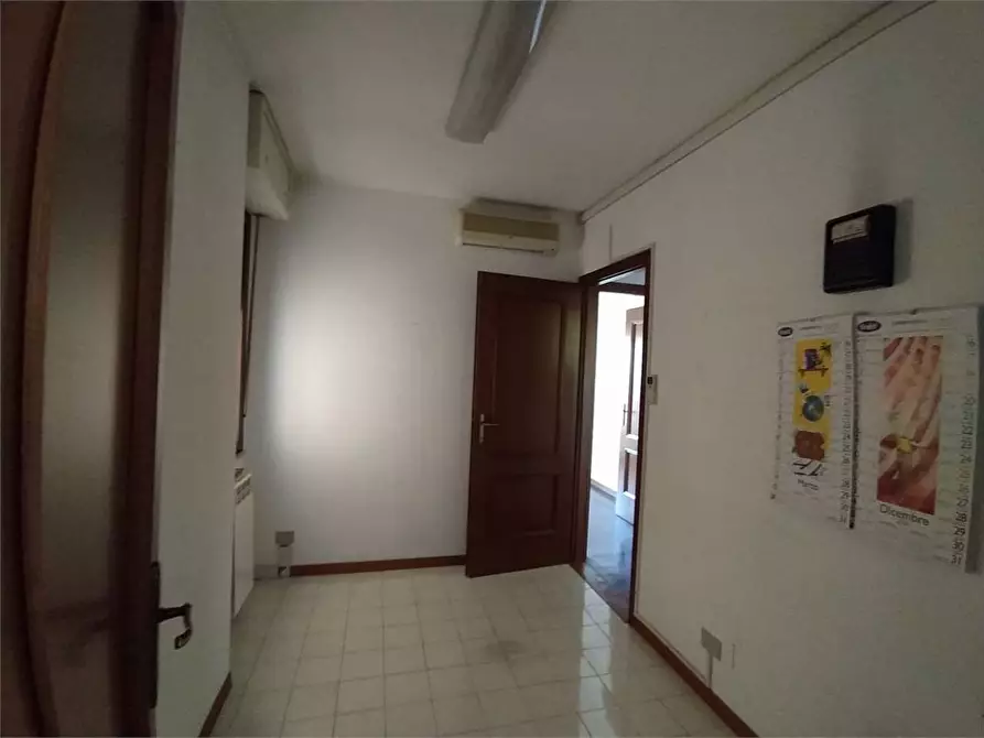 Immagine 26 di Ufficio in affitto  a Frosinone