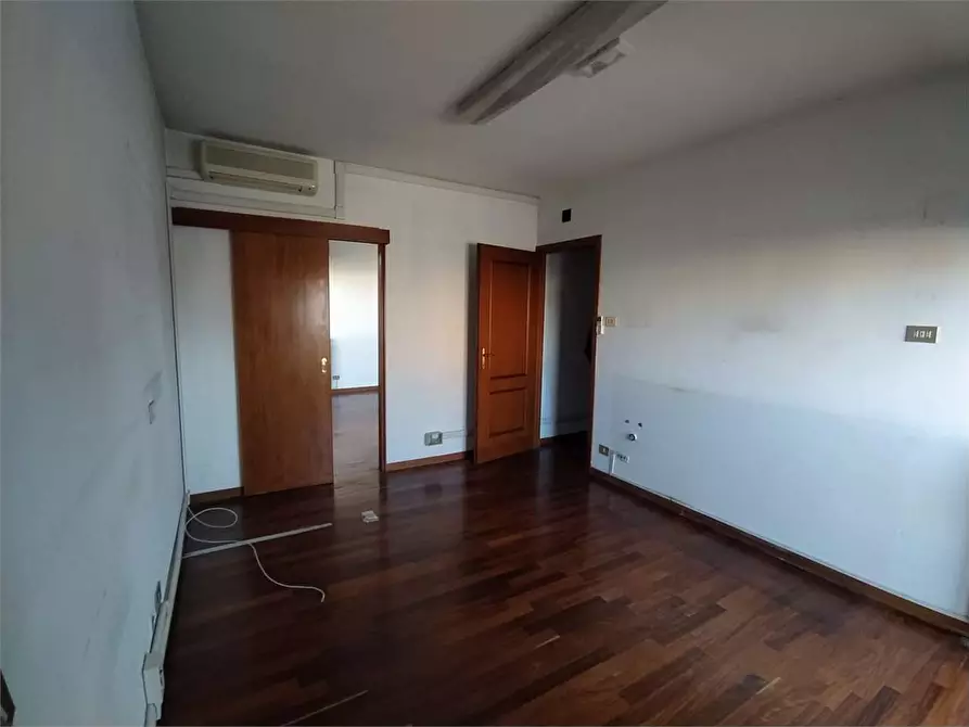 Immagine 27 di Ufficio in affitto  a Frosinone