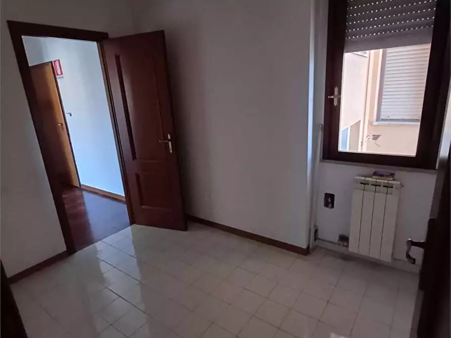 Immagine 33 di Ufficio in affitto  a Frosinone