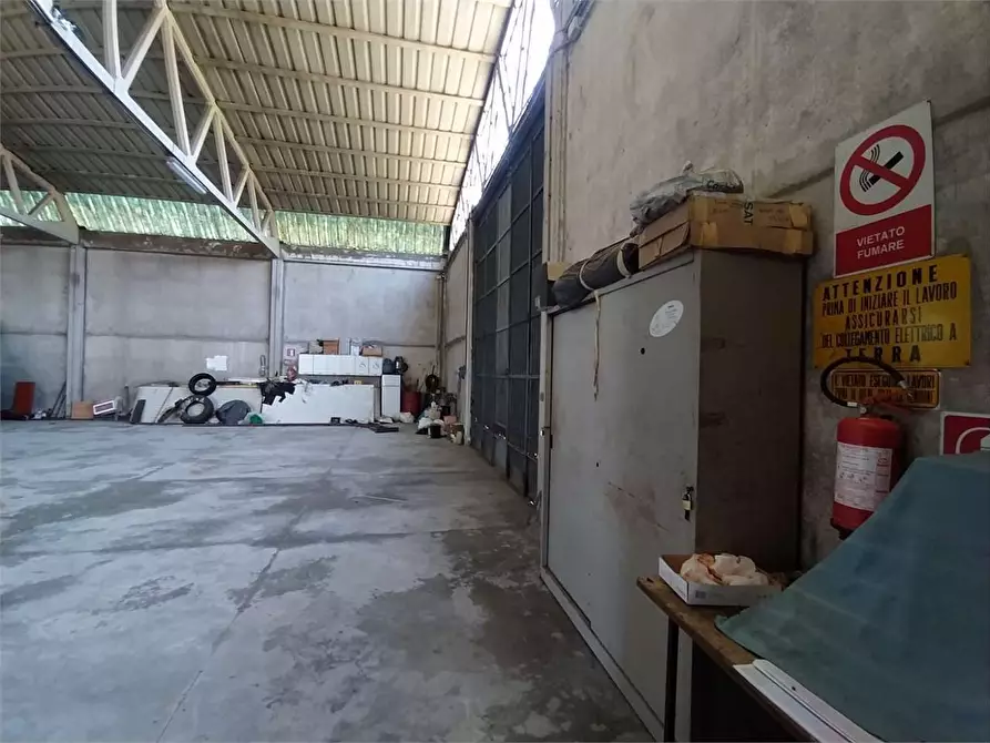 Immagine 10 di Capannone industriale in affitto  a Frosinone