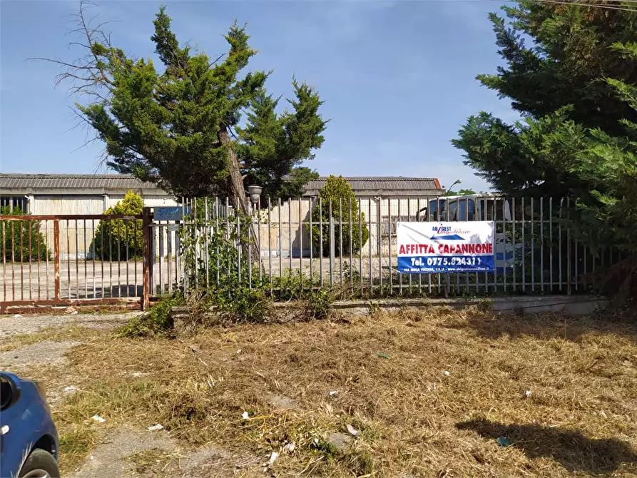 Immagine 2 di Capannone industriale in affitto  a Frosinone