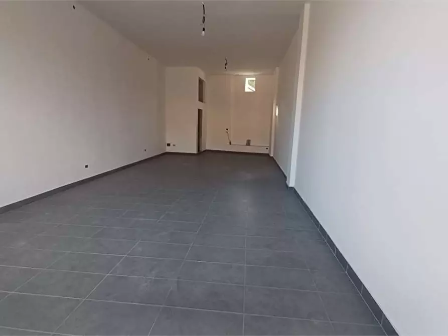 Immagine 5 di Negozio in affitto  a Frosinone