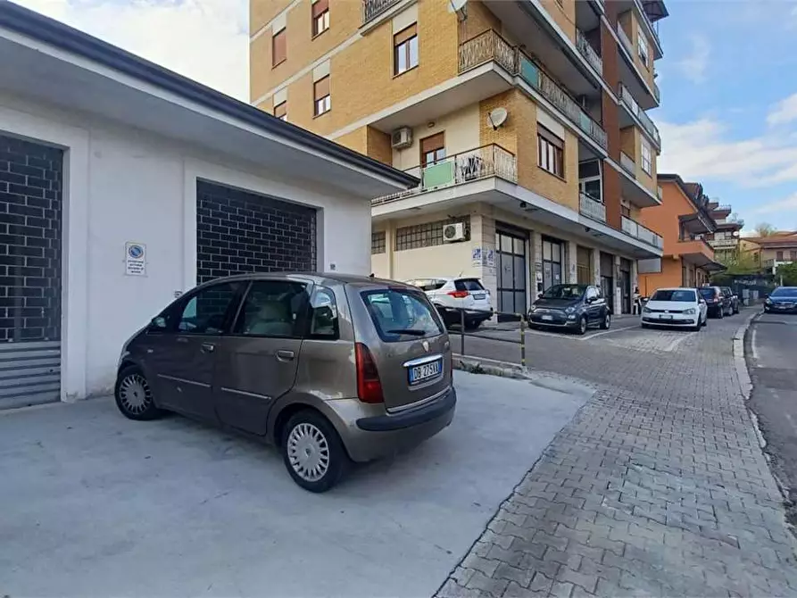 Immagine 6 di Negozio in affitto  a Frosinone