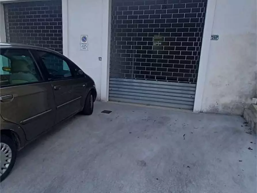 Immagine 7 di Negozio in affitto  a Frosinone