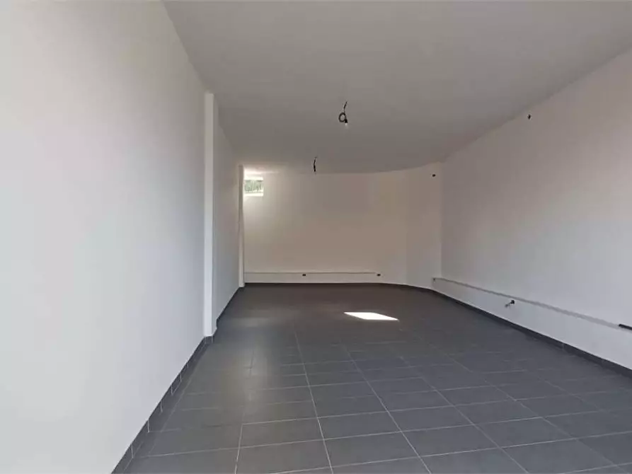 Immagine 3 di Negozio in affitto  a Frosinone