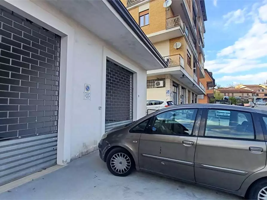 Immagine 8 di Negozio in affitto  a Frosinone