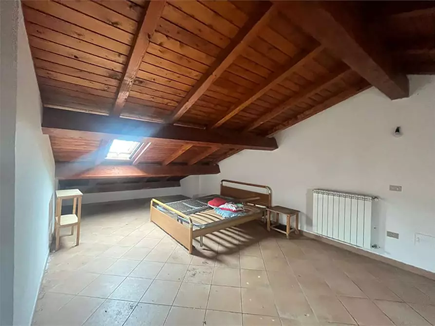 Immagine 10 di Stabile in vendita  in Via Umberto I 9 a Torrice