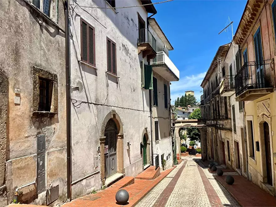 Immagine 1 di Stabile in vendita  in Via Umberto I 9 a Torrice