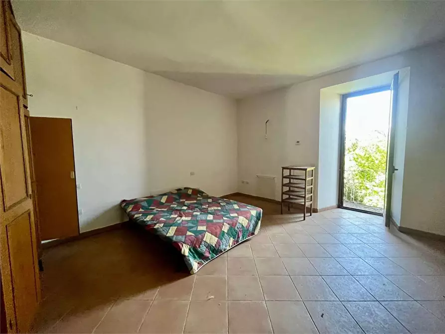 Immagine 28 di Stabile in vendita  in Via Umberto I 9 a Torrice