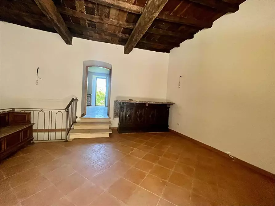 Immagine 29 di Stabile in vendita  in Via Umberto I 9 a Torrice