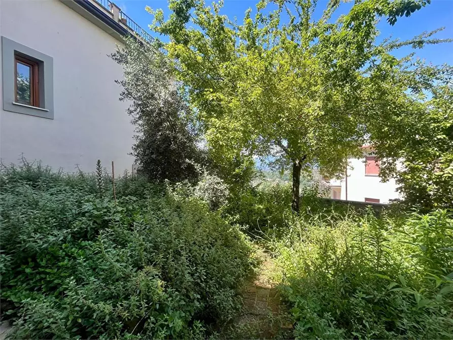 Immagine 30 di Stabile in vendita  in Via Umberto I 9 a Torrice