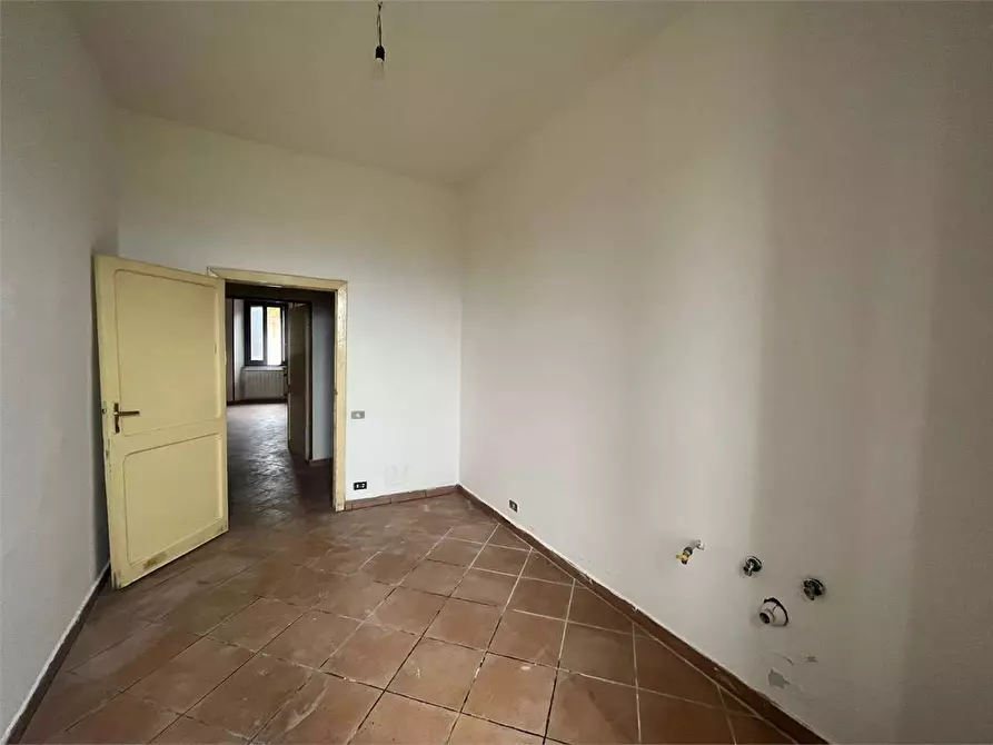 Immagine 35 di Stabile in vendita  in Via Umberto I 9 a Torrice