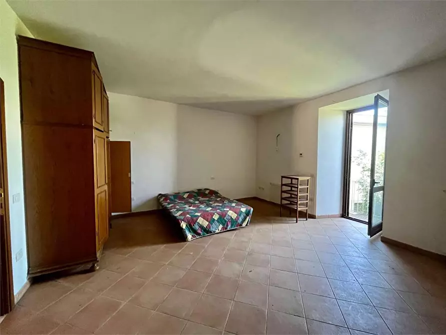 Immagine 38 di Stabile in vendita  in Via Umberto I 9 a Torrice