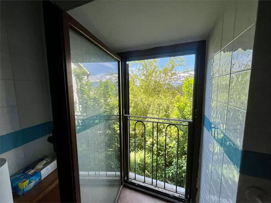 Immagine 39 di Stabile in vendita  in Via Umberto I 9 a Torrice