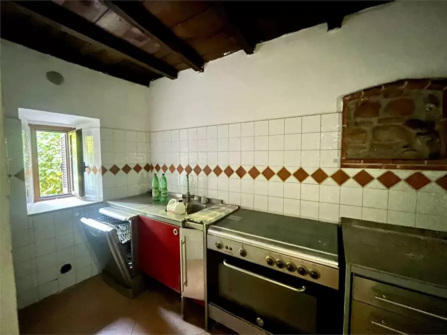 Immagine 40 di Stabile in vendita  in Via Umberto I 9 a Torrice