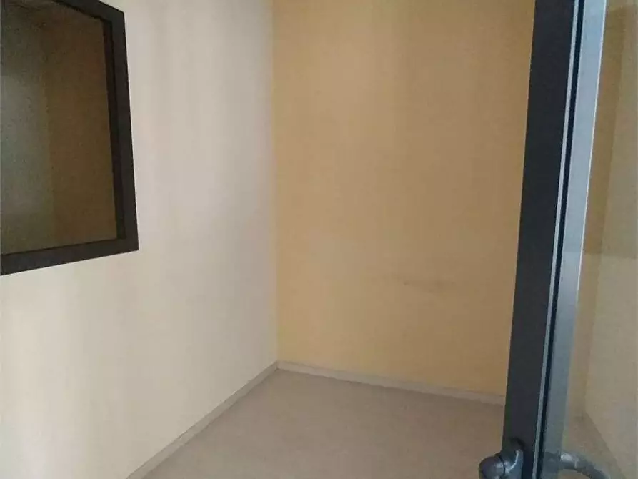 Immagine 30 di Negozio in vendita  a Frosinone