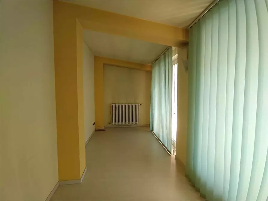 Immagine 4 di Negozio in vendita  a Frosinone