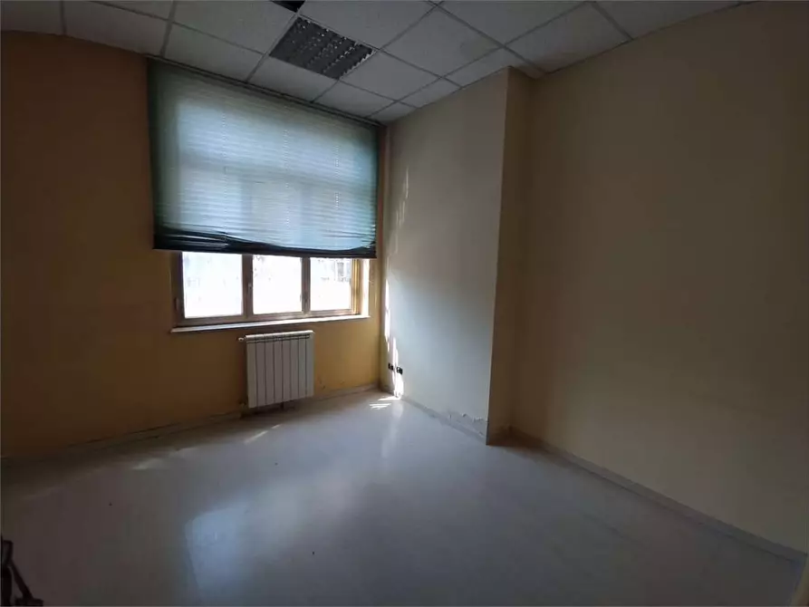 Immagine 6 di Negozio in vendita  a Frosinone