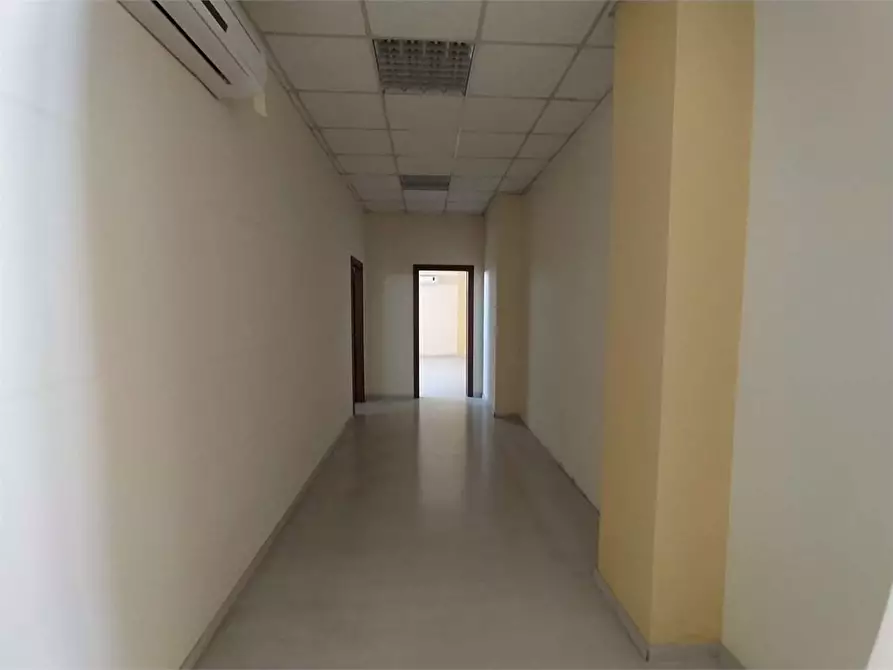 Immagine 12 di Negozio in vendita  a Frosinone
