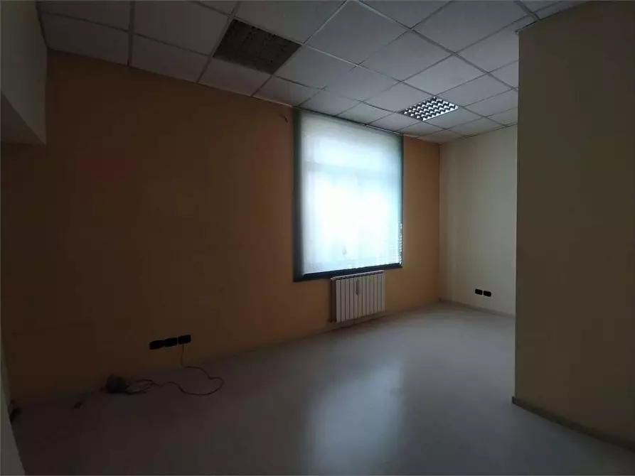 Immagine 14 di Negozio in vendita  a Frosinone
