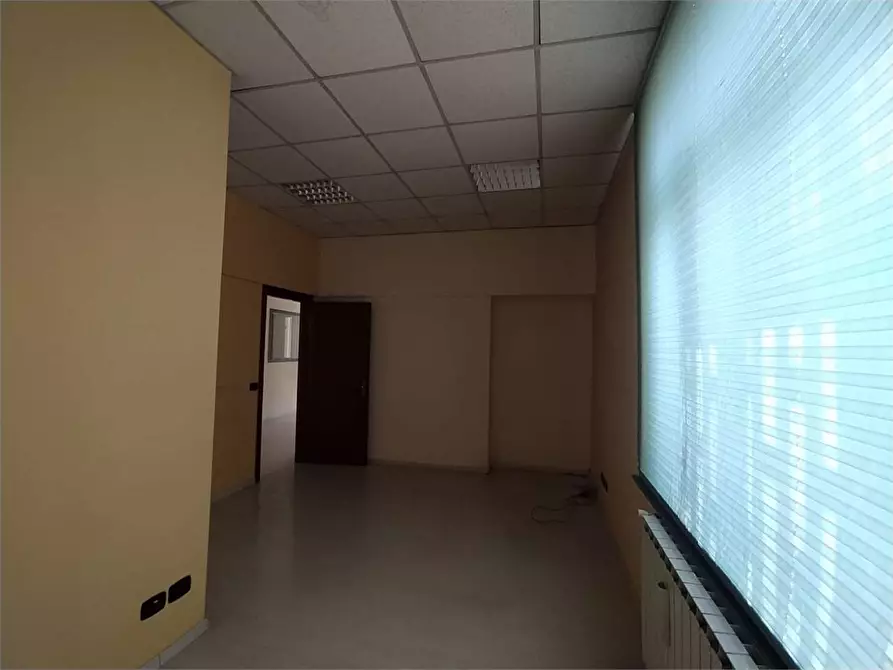 Immagine 10 di Negozio in vendita  a Frosinone