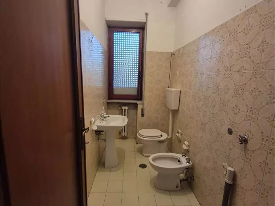 Immagine 11 di Ufficio in affitto  a Frosinone