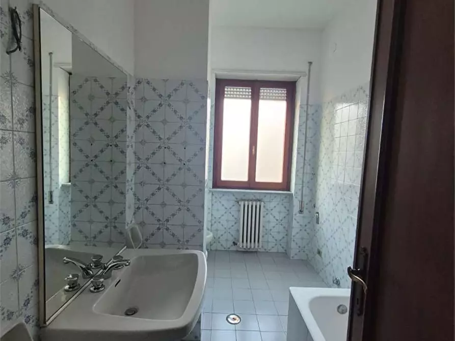 Immagine 12 di Ufficio in affitto  a Frosinone