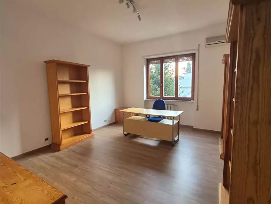 Immagine 10 di Ufficio in affitto  a Frosinone