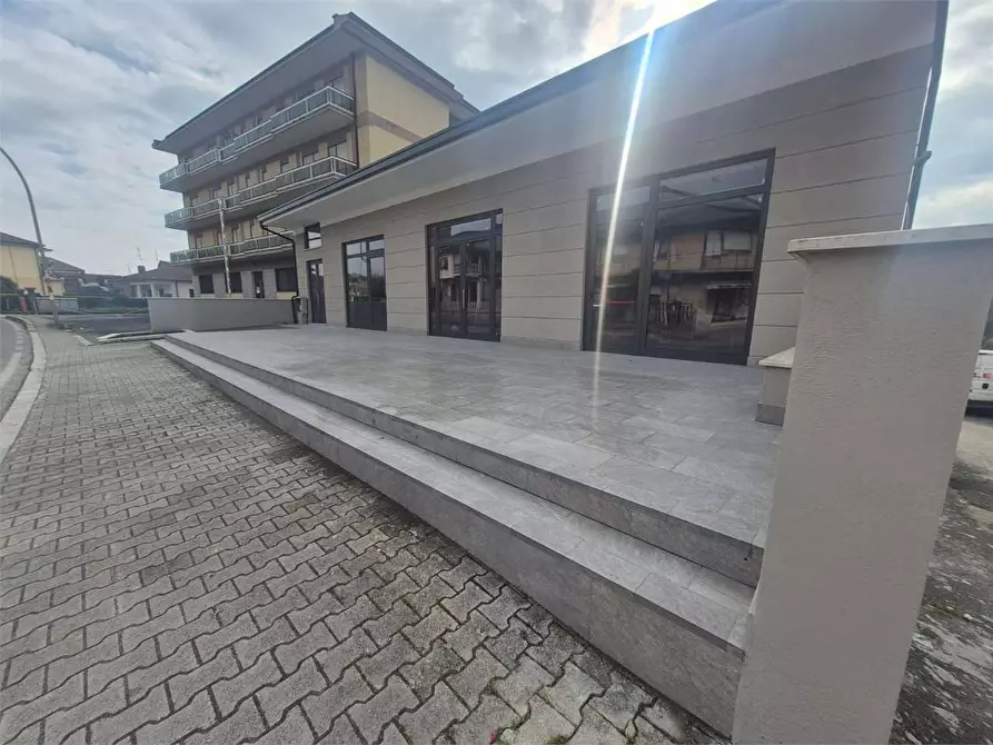 Immagine 5 di Negozio in affitto  in Via Verdi a Frosinone
