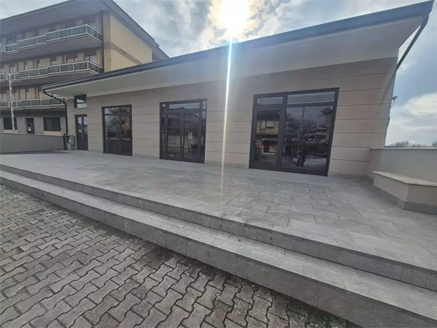 Immagine 12 di Negozio in affitto  in Via Verdi a Frosinone